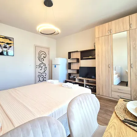 Luxury & Pool In Diamond Sarafovo Апартаменты *