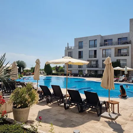 Luxury & Pool In Diamond Sarafovo Апартаменты Бургас